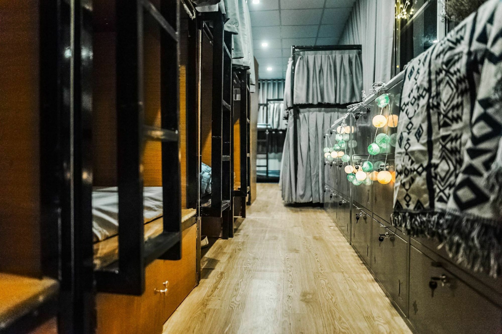 199X.Nest Hotel Хошимин Екстериор снимка